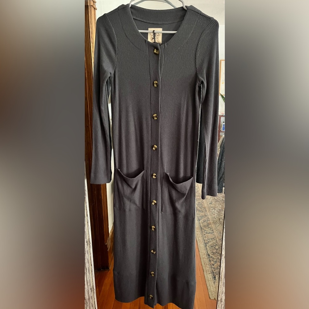 NWT. Sz S. Grey, Ribbed, Buttoned Duster Sweater.